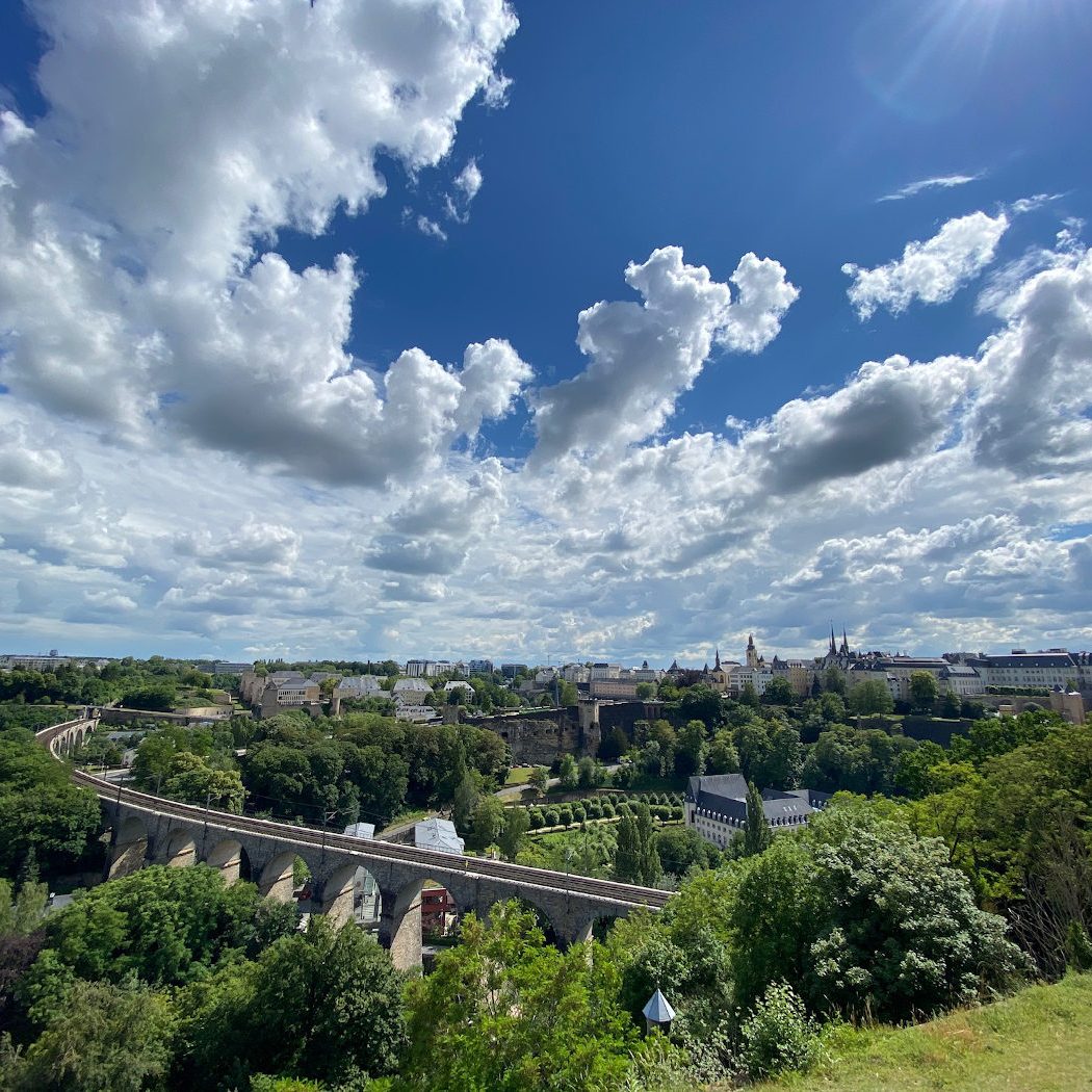 Roadtrip Luxembourg, Reiseführer für Selbstentdecker. Mache deine Luxemburg Reise zum Abenteuer. Eine Reise durch das letzte Großherzogtum