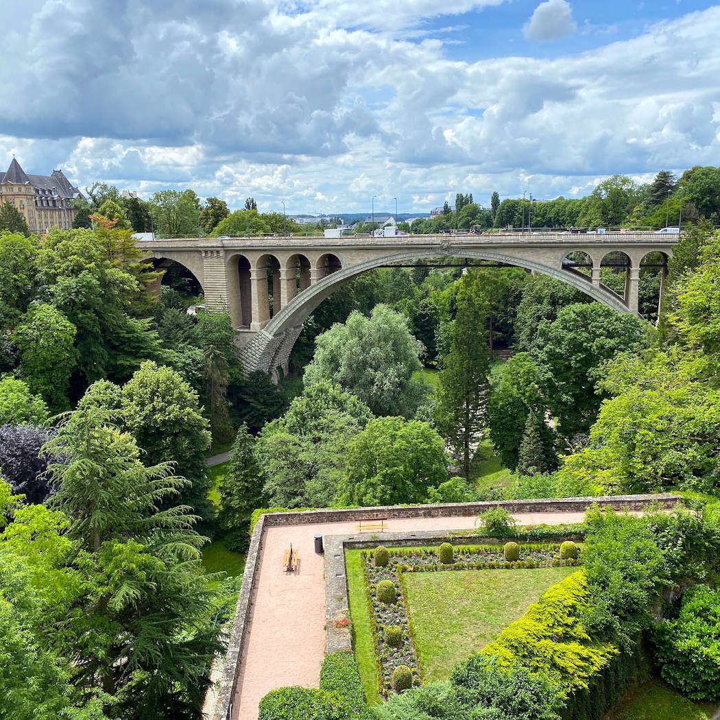 Roadtrip Luxembourg, Reiseführer für Selbstentdecker. Mache deine Luxemburg Reise zum Abenteuer. Eine Reise durch das letzte Großherzogtum