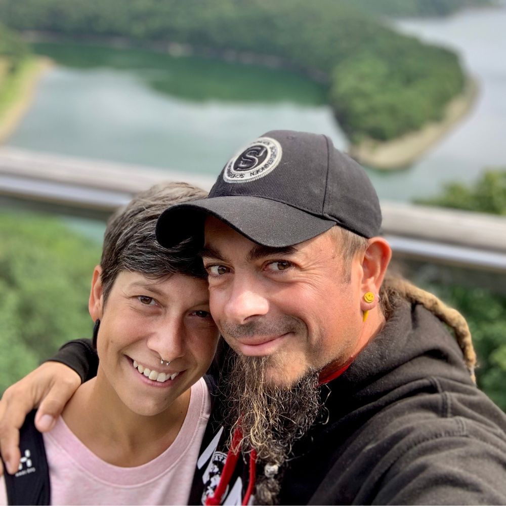Tascha und Patrick die Autoren vom einem Reiseführer als Luxemburg Roadtrip